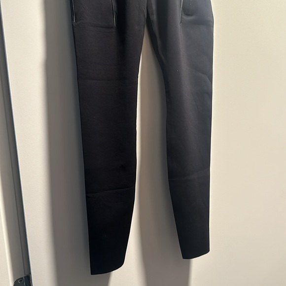 Nike women's high waisted full length leggings with pockets - Picture 2 of 3